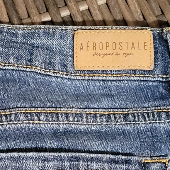 AEROPOSTALE Distressed Cuffed Denim Shorts Size 4 Midi 19-B105-BP Ripped Cute - Picture 3 of 10